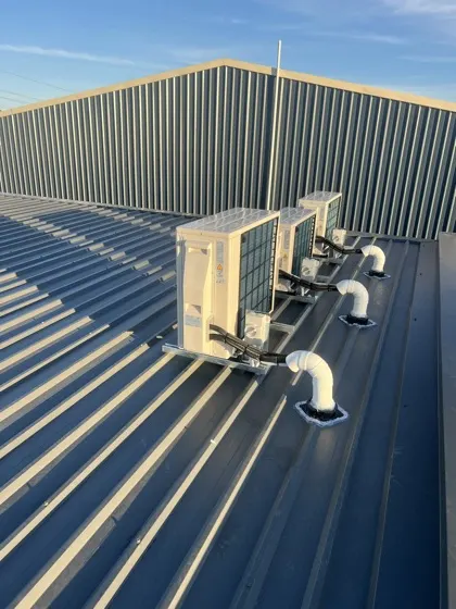 Roof mounting stand